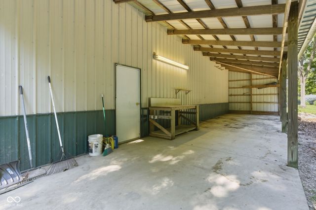 4562 W Division Road, Morgantown, IN 46160