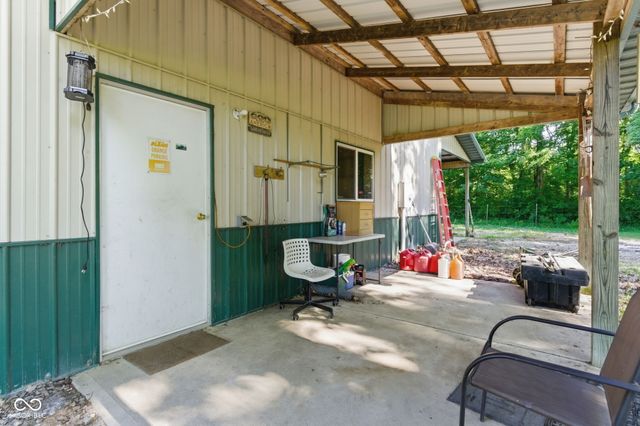 4562 W Division Road, Morgantown, IN 46160