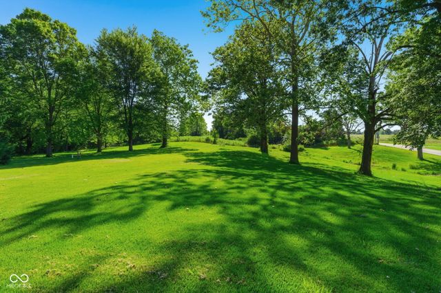 4562 W Division Road, Morgantown, IN 46160