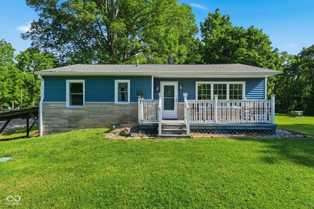 4562 W Division Road, Morgantown, IN 46160