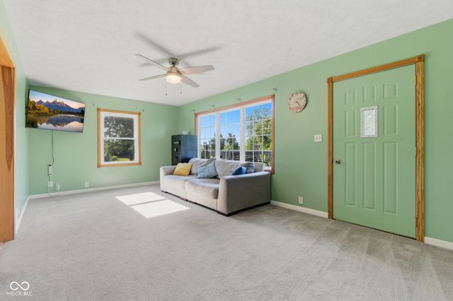 4562 W Division Road, Morgantown, IN 46160