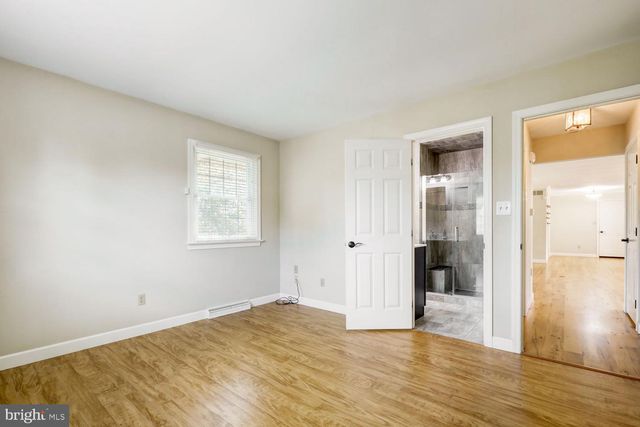 13 MEADOW LN, New Holland, PA 17557