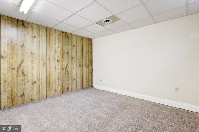 13 MEADOW LN, New Holland, PA 17557