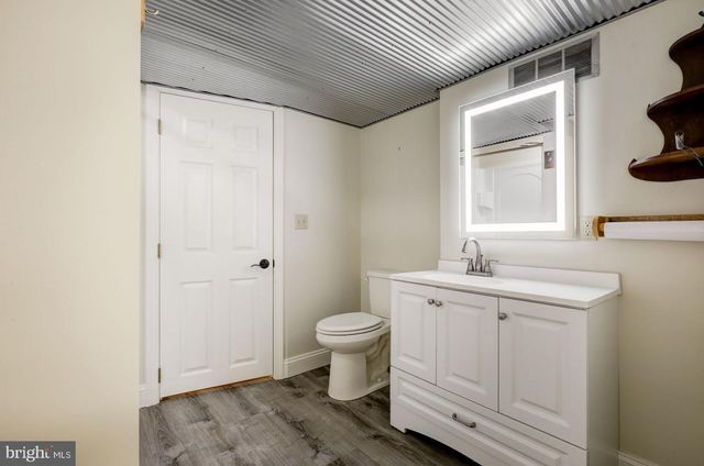 13 MEADOW LN, New Holland, PA 17557