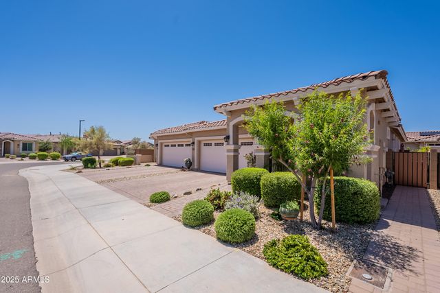 17219 W La Luz Road, Surprise, AZ 85387