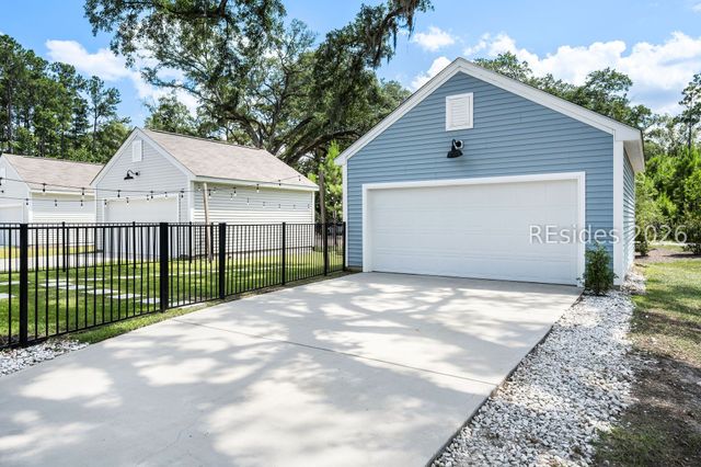 9 Whispering Oaks Cir, Okatie, SC 29909