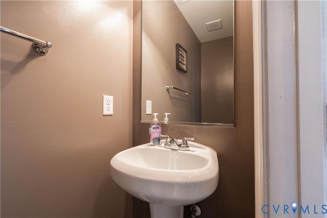 5077 Warwick Rd, Richmond, VA 23224