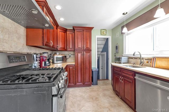 145 Raymond Street, Rockville Centre, NY 11570