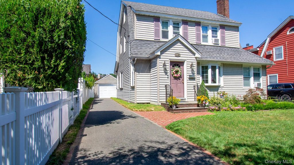 145 Raymond Street, Rockville Centre, NY 11570