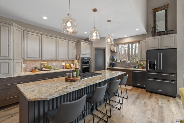 23645 WILDERNESS CANYON RD, Rapid City, SD 57702