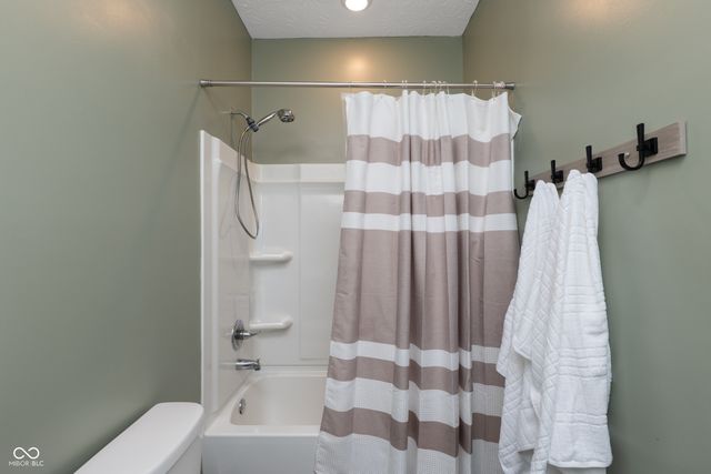 6926 Honeysuckle Way, Pendleton, IN 46064