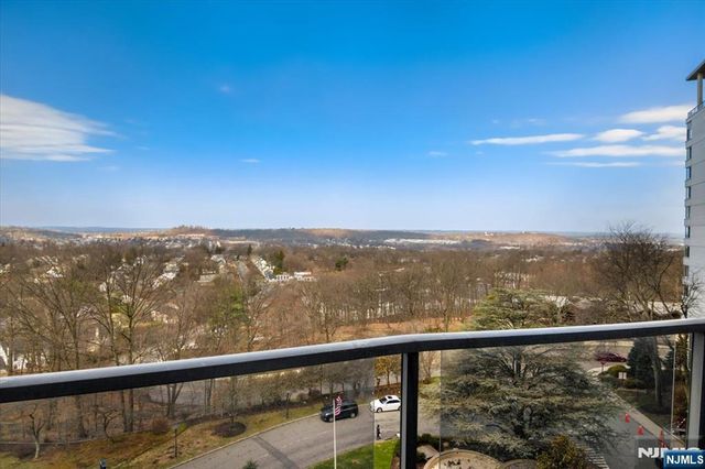 1 Claridge Drive 523, Verona, NJ 07044