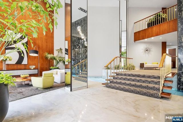 1 Claridge Drive 523, Verona, NJ 07044