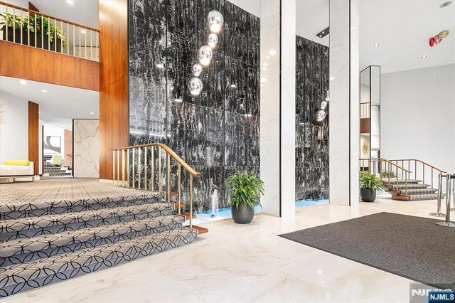 1 Claridge Drive 523, Verona, NJ 07044