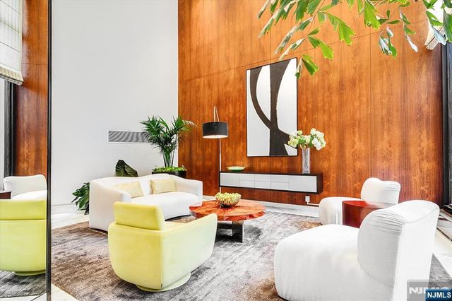 1 Claridge Drive 523, Verona, NJ 07044