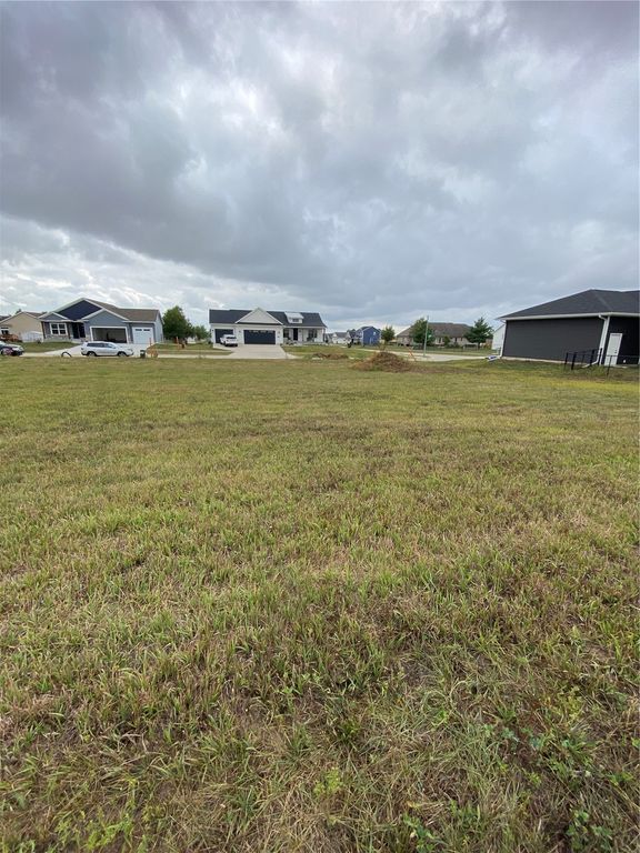 360 Linden St., Alburnett, IA 52202