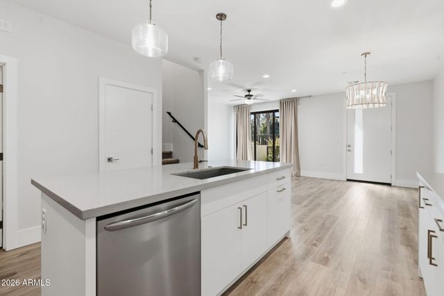 163 E HEARNE Way, Gilbert, AZ 85234