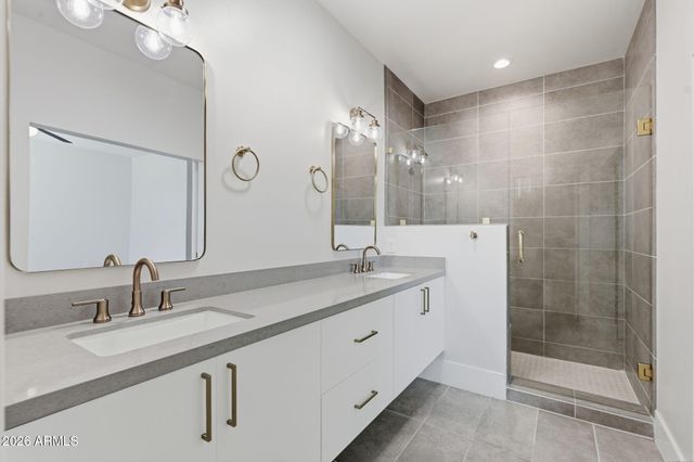 163 E HEARNE Way, Gilbert, AZ 85234