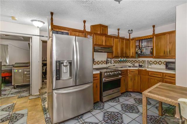 1000 N Mayberry Boulevard, Mission, TX 78573