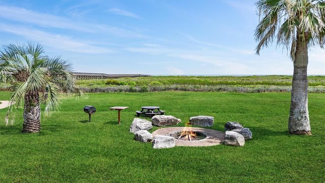 4231 Pointe West Drive 302, Galveston, TX 77554