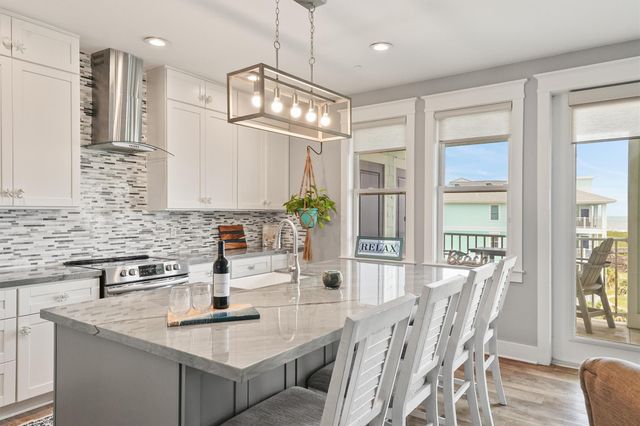 4231 Pointe West Drive 302, Galveston, TX 77554