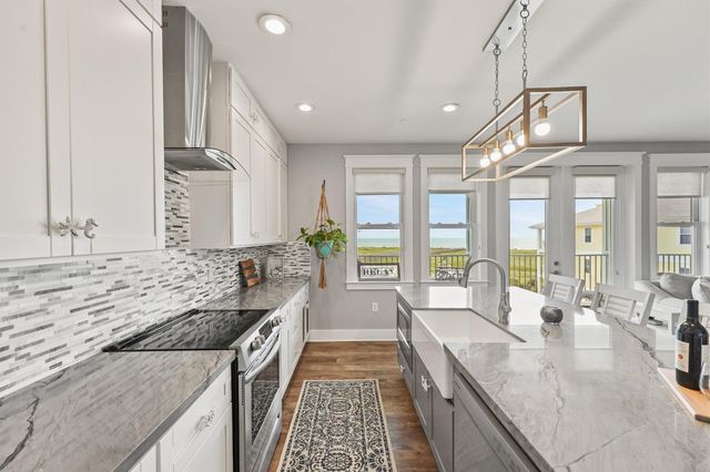 4231 Pointe West Drive 302, Galveston, TX 77554