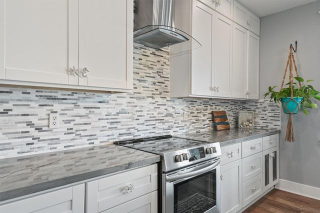4231 Pointe West Drive 302, Galveston, TX 77554