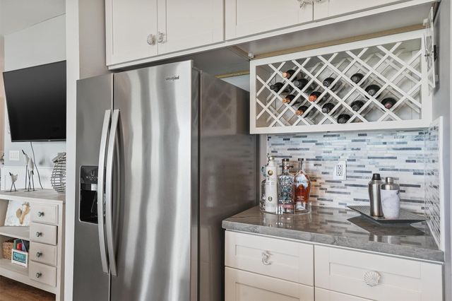 4231 Pointe West Drive 302, Galveston, TX 77554