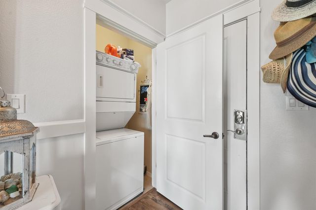 4231 Pointe West Drive 302, Galveston, TX 77554