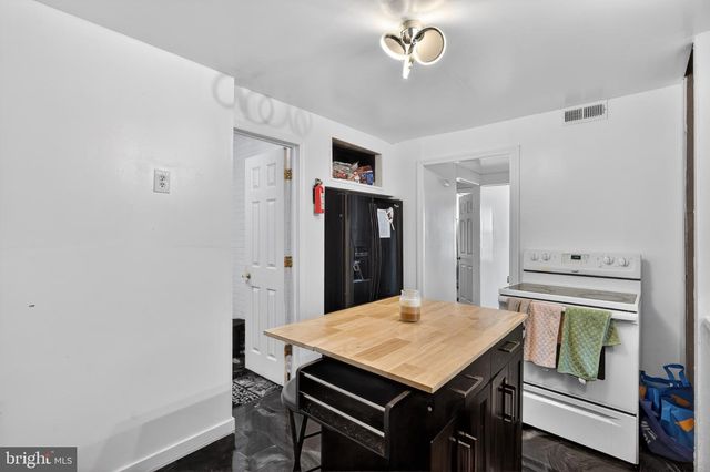 120 DOBBS AVE, Bellmawr, NJ 08031
