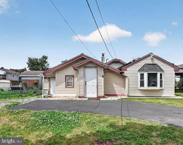 120 DOBBS AVE, Bellmawr, NJ 08031