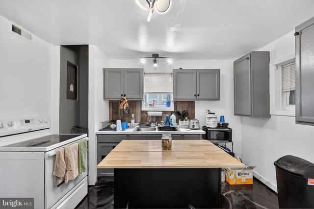 120 DOBBS AVE, Bellmawr, NJ 08031