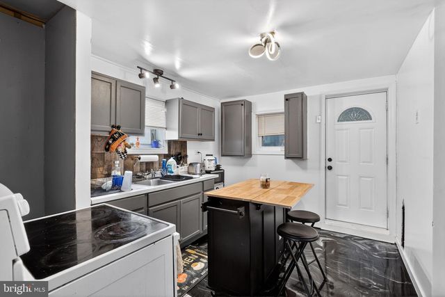 120 DOBBS AVE, Bellmawr, NJ 08031