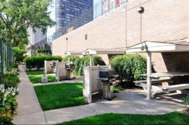 5455 N Sheridan Road 2207, Chicago, IL 60640