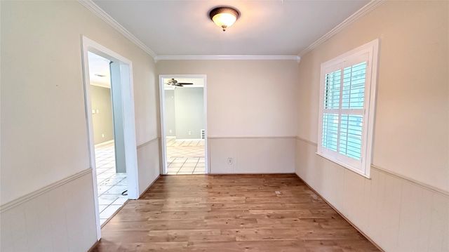 321 20th Avenue N, Texas City, TX 77590