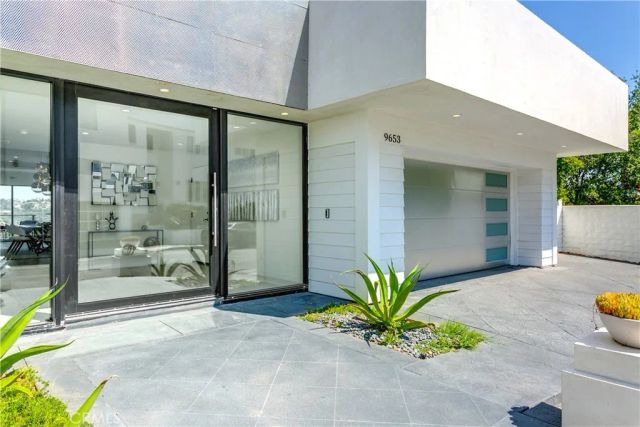 9653 Highridge Drive, Beverly Hills, CA 90210