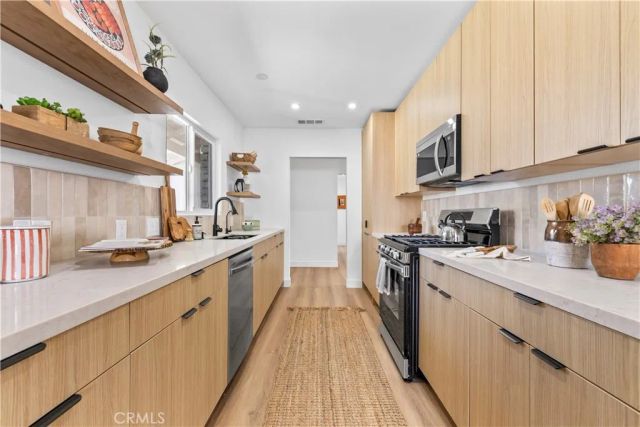 1521 Mural, Claremont, CA 91711