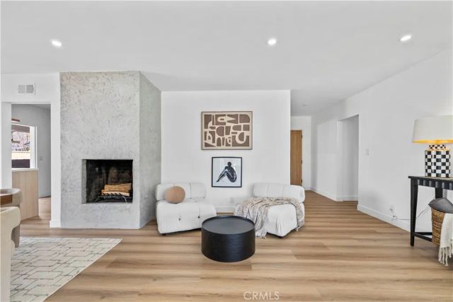 1521 Mural, Claremont, CA 91711