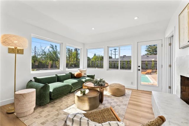 1521 Mural, Claremont, CA 91711