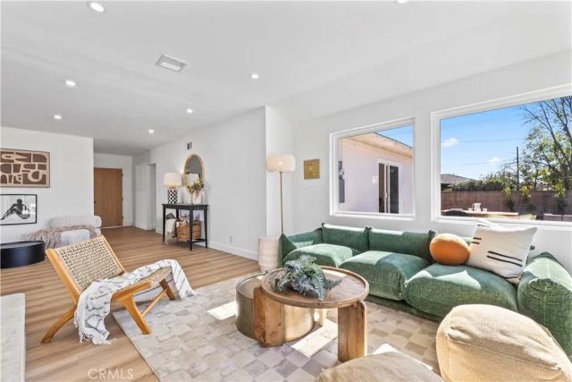 1521 Mural, Claremont, CA 91711