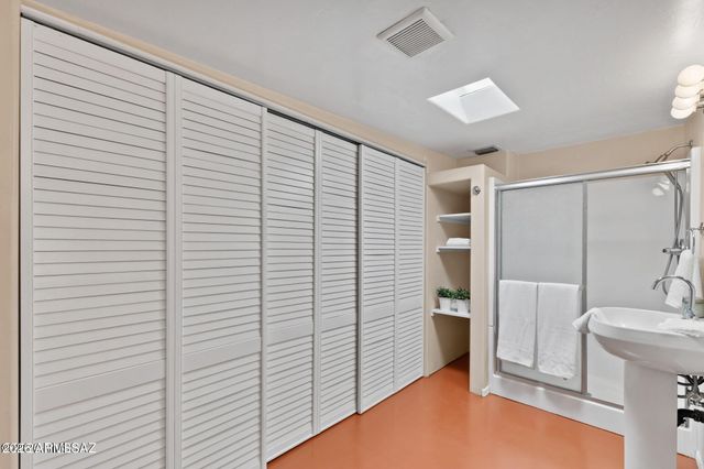 2866 N DESERT Avenue, Tucson, AZ 85712