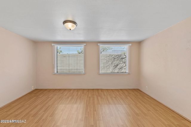 2866 N DESERT Avenue, Tucson, AZ 85712