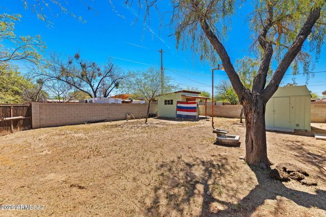2866 N DESERT Avenue, Tucson, AZ 85712