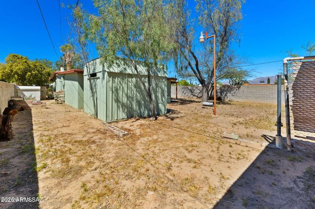 2866 N DESERT Avenue, Tucson, AZ 85712