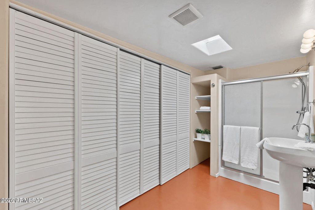 Image 17 of property listing at 2866 N DESERT Avenue, Tucson, AZ 85712