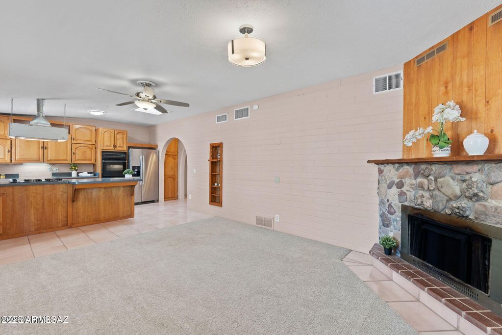 Image 9 of property listing at 2866 N DESERT Avenue, Tucson, AZ 85712