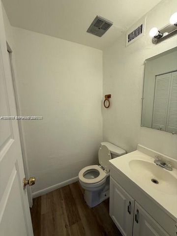 2010 NW 59th Way 1, Lauderhill, FL 33313