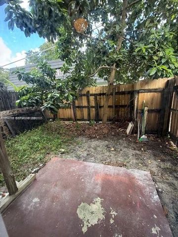 2010 NW 59th Way 1, Lauderhill, FL 33313