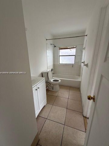 2010 NW 59th Way 1, Lauderhill, FL 33313