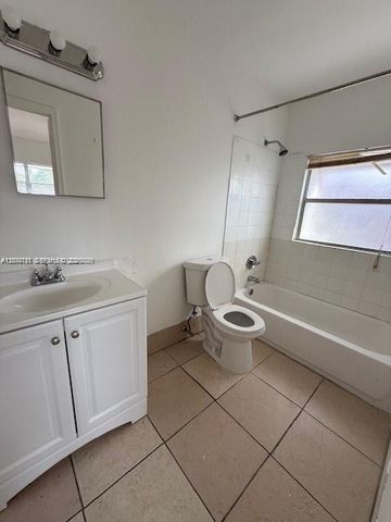 2010 NW 59th Way 1, Lauderhill, FL 33313